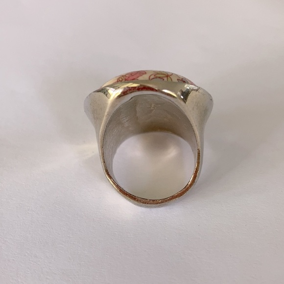 NWT Vintage 80’s/90’s solid cast ring with genuine ceramic floral cabochon - Picture 4 of 8